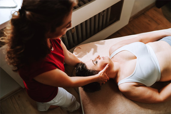 Fyzioterapie dospělých – úleva od bolesti zad a kloubů